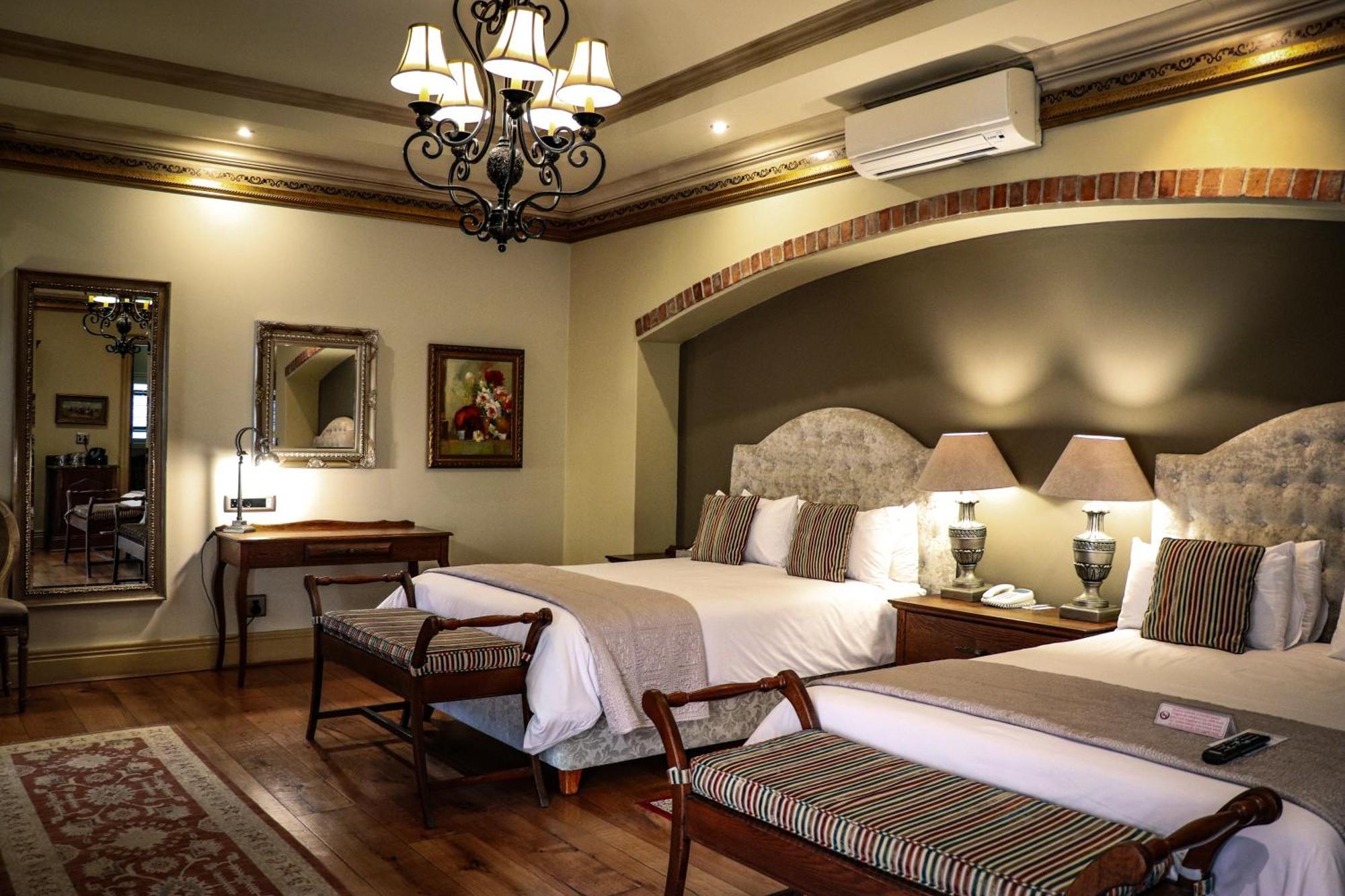 Hotel Three Rivers And