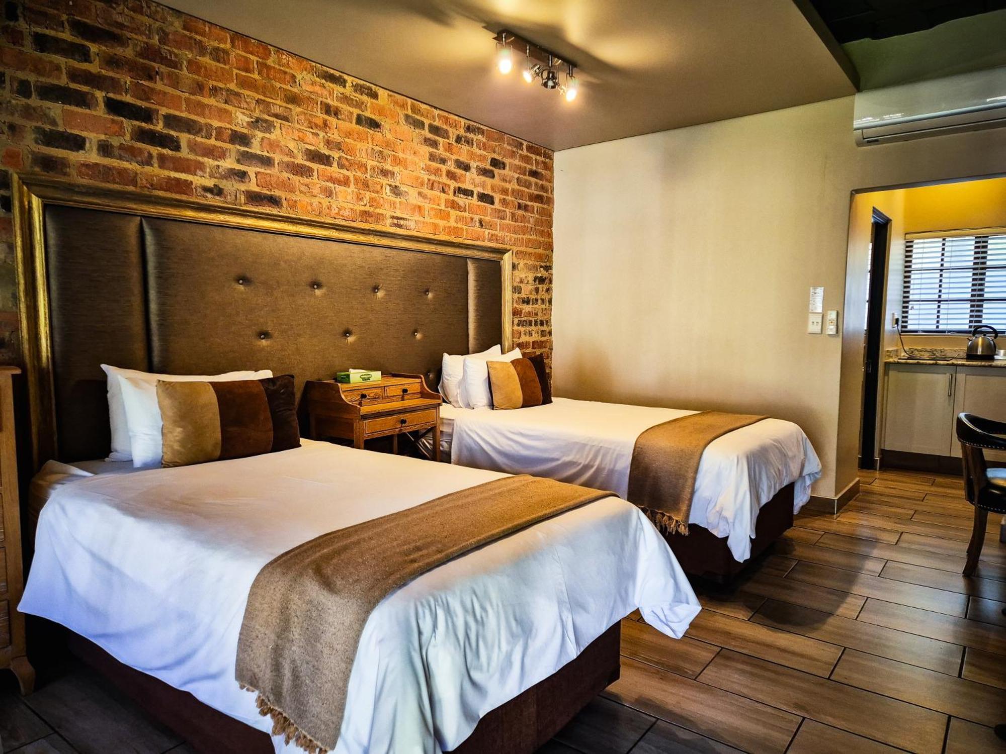 Hotel Three Rivers And Vereeniging
