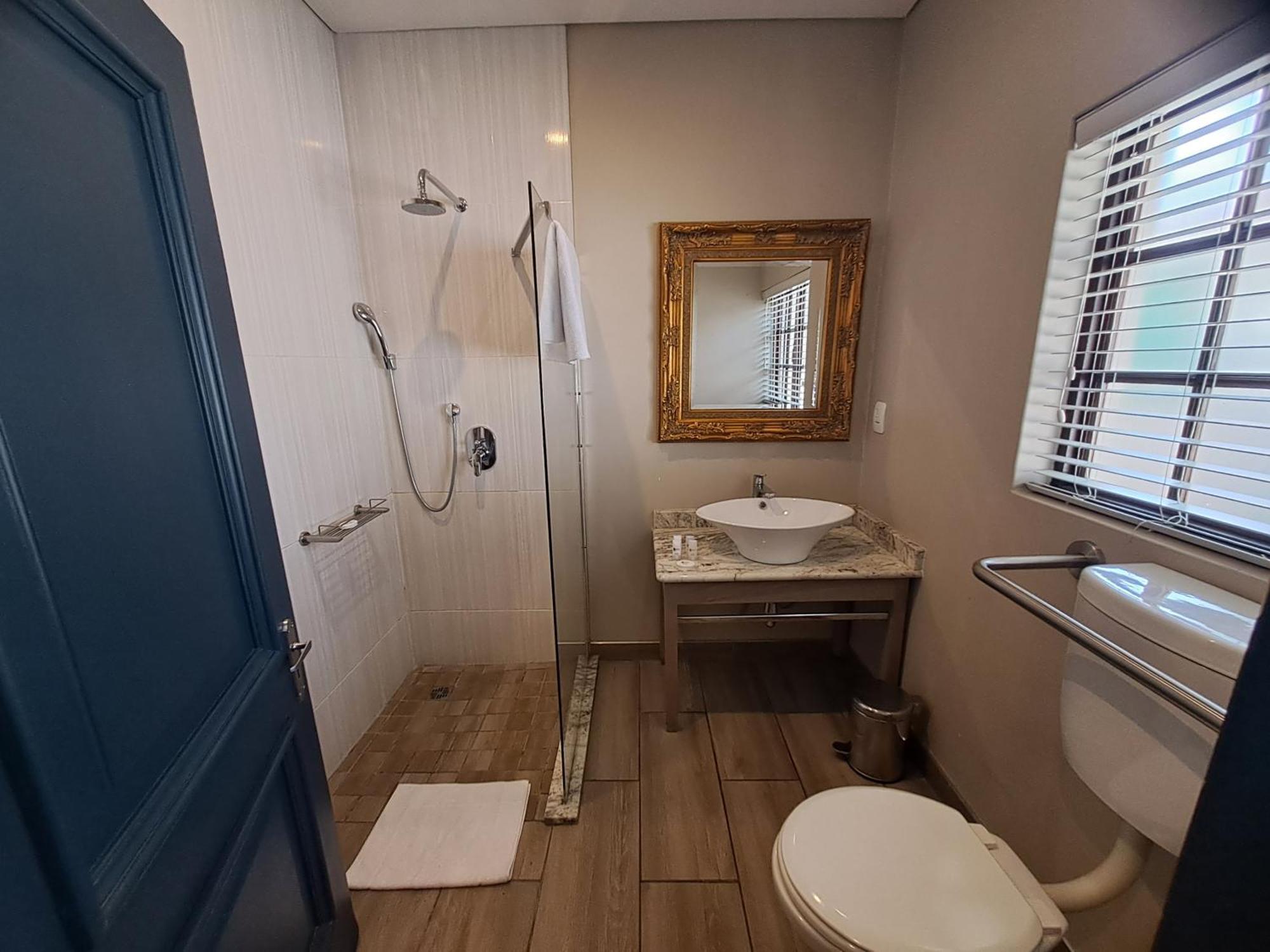 Hotel Three Rivers And 4*