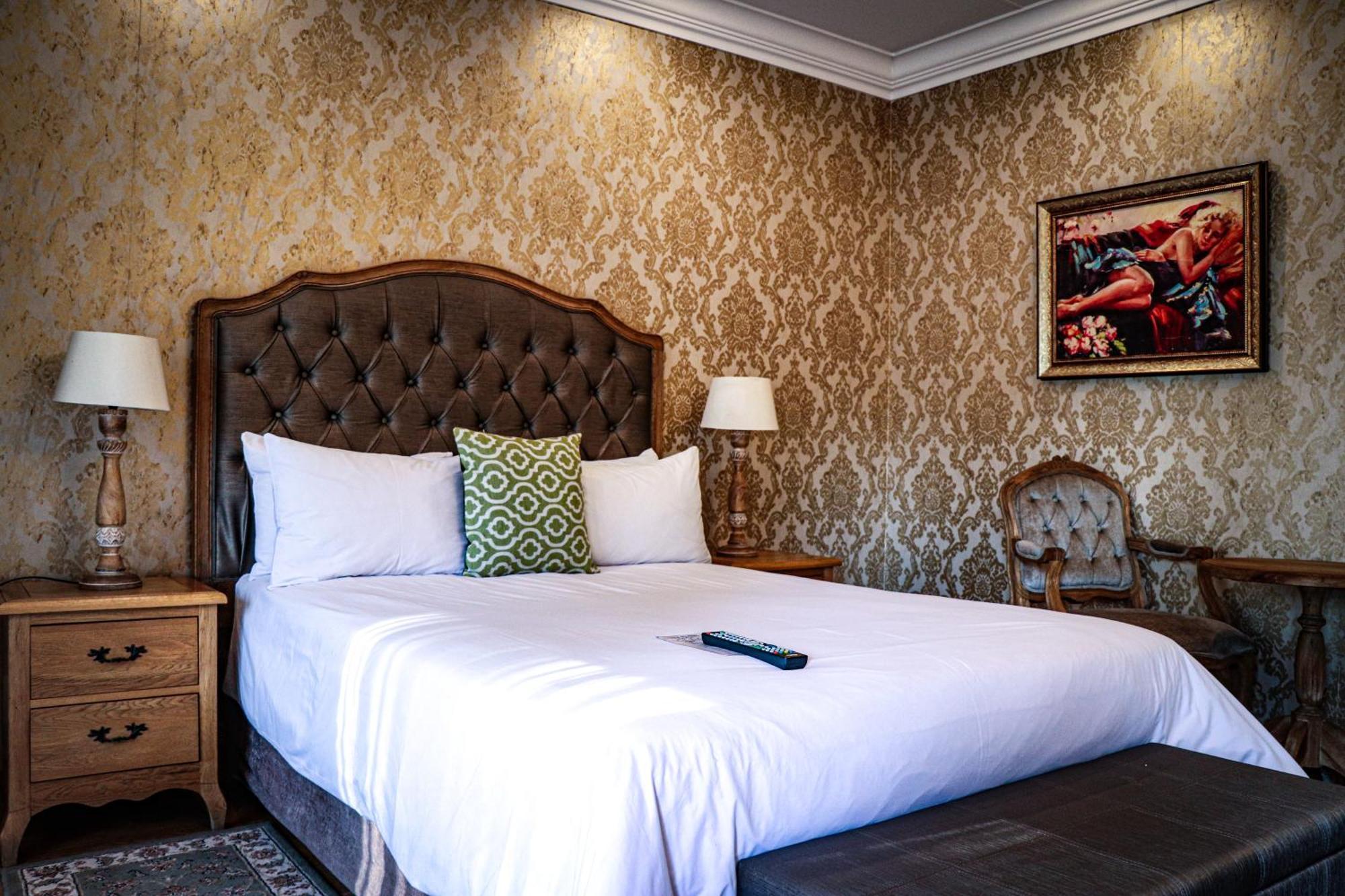 Hotel Three Rivers And
