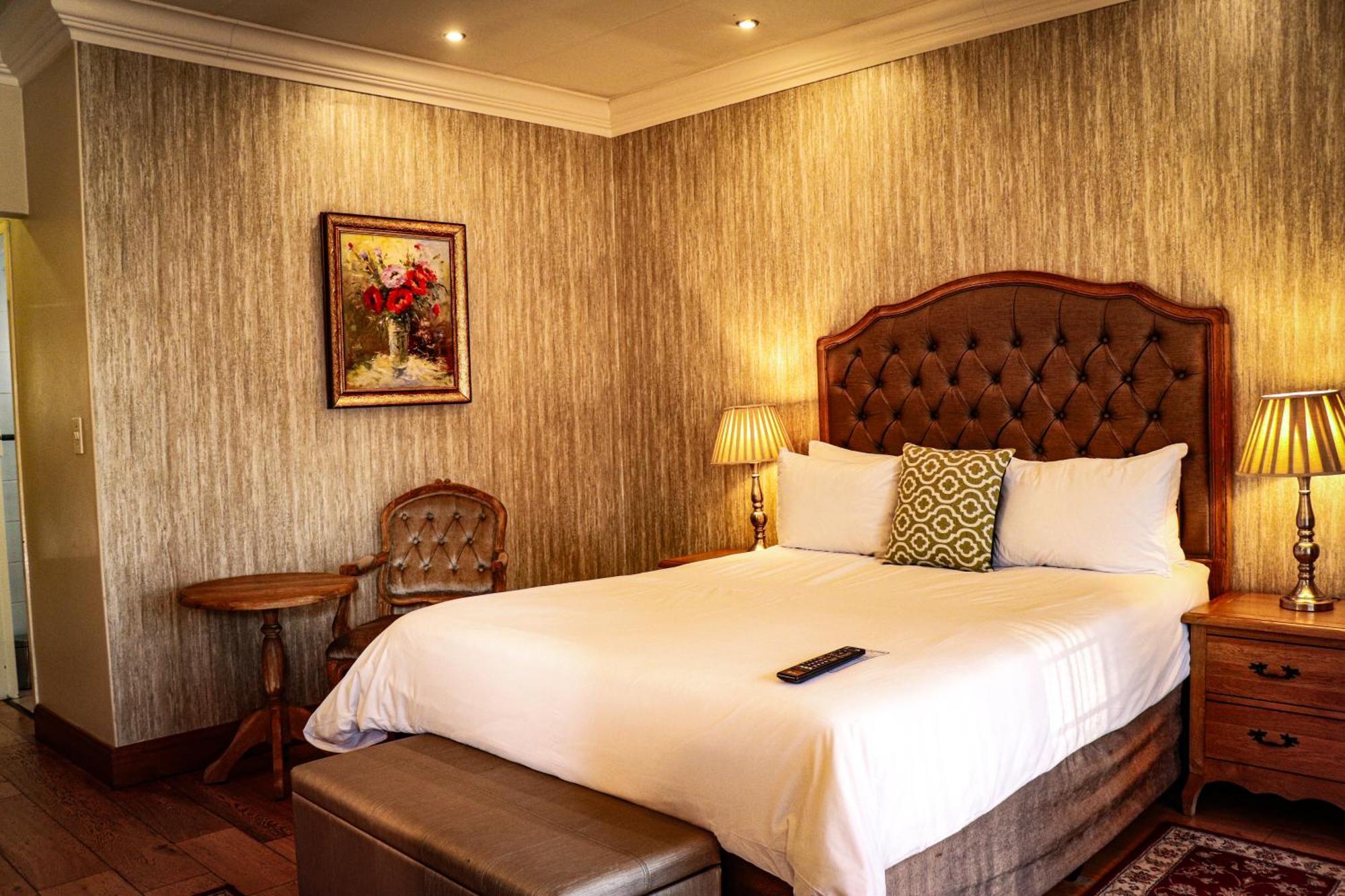 Hotel Three Rivers And 4*